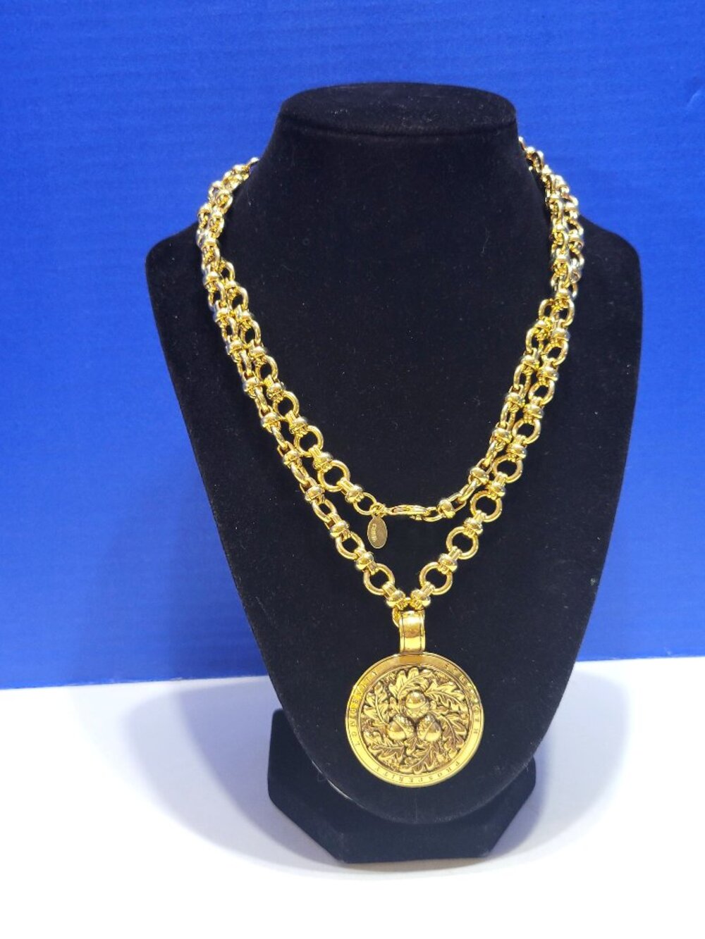 Vintage Francesca Visconti Thick Gold Tone Chain Necklace with Acorn Brooch